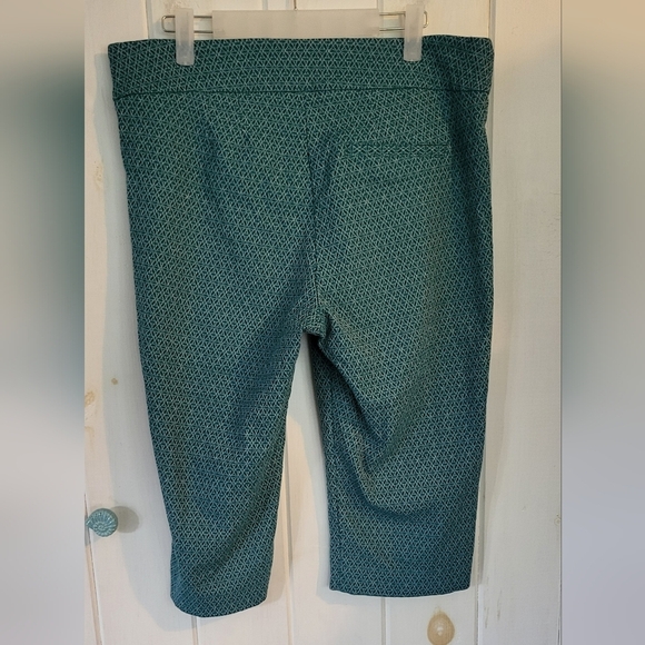 Margaret M Cropped Slimming Pant Geometric Print - Picture 2 of 4